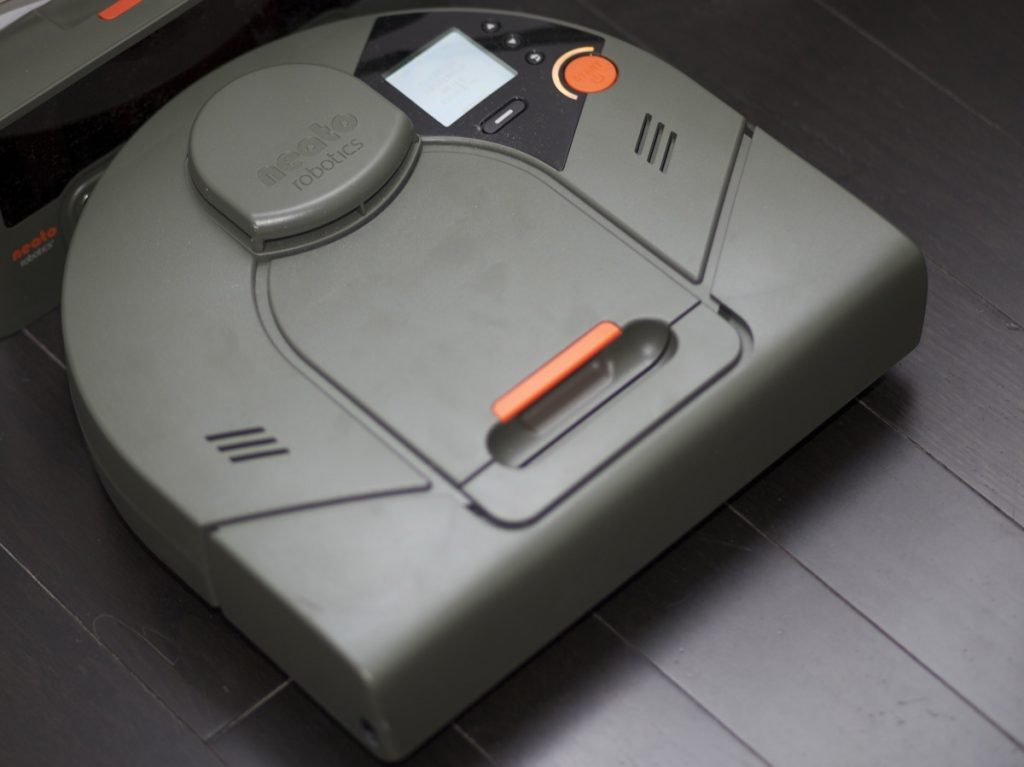 로봇청소기 흡입력보다 중요한 실사용 기준를 실제로 사용하는 장면